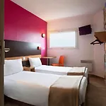Hotelf1 * Nemours