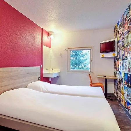 Hotelf1 * Nemours
