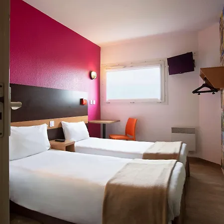 Hotelf1 * Nemours